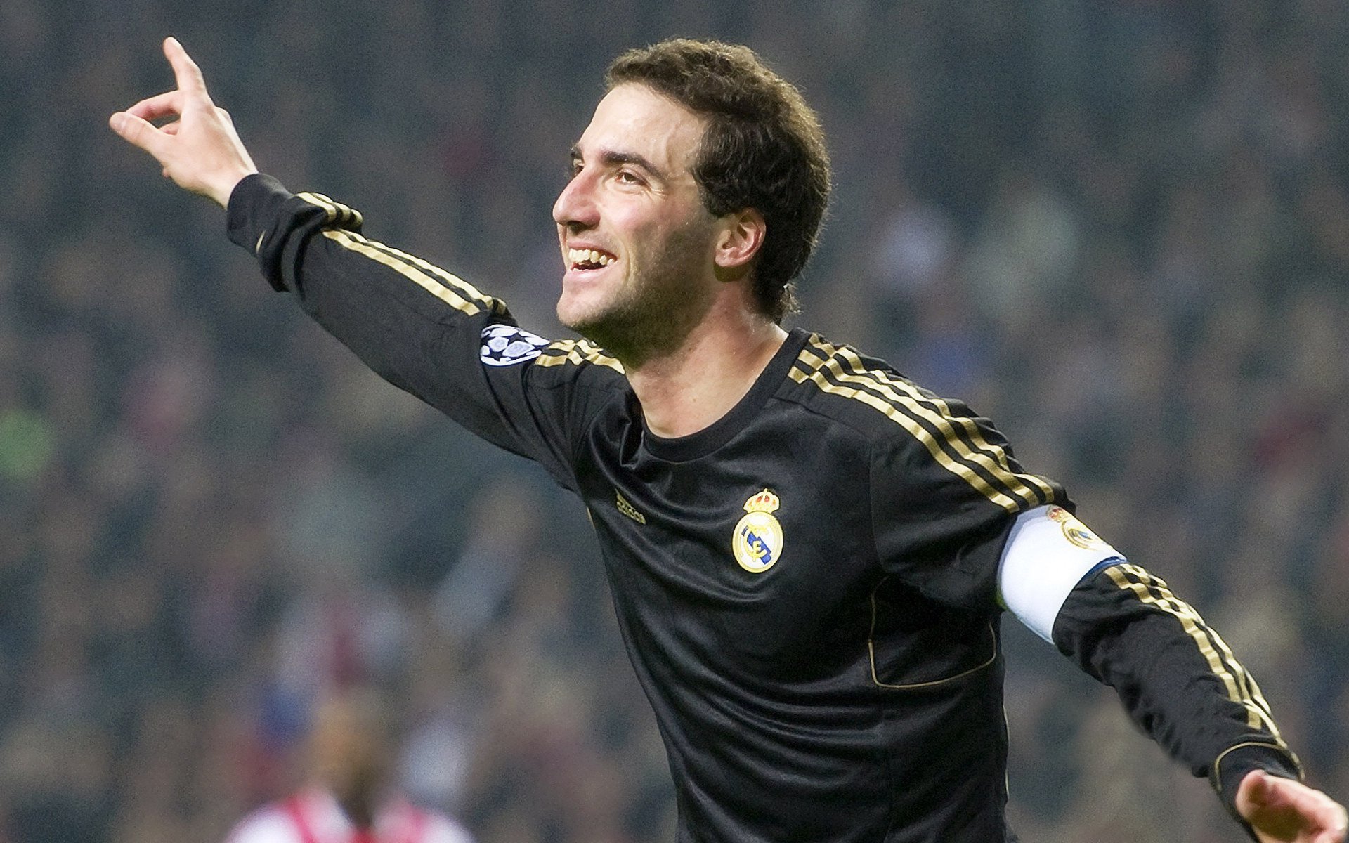 _雪地摩托极限赛：冰天雪地中的速度狂欢_，雪地摩托好玩吗