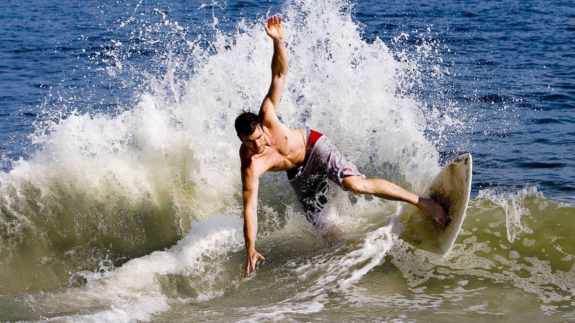 开云-逆境中崛起的“战士”：那些在低迷后焕发新活力的球员眼前一亮